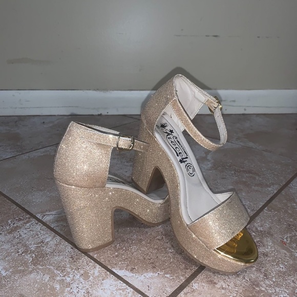 Gold glitter heels - Picture 4 of 5